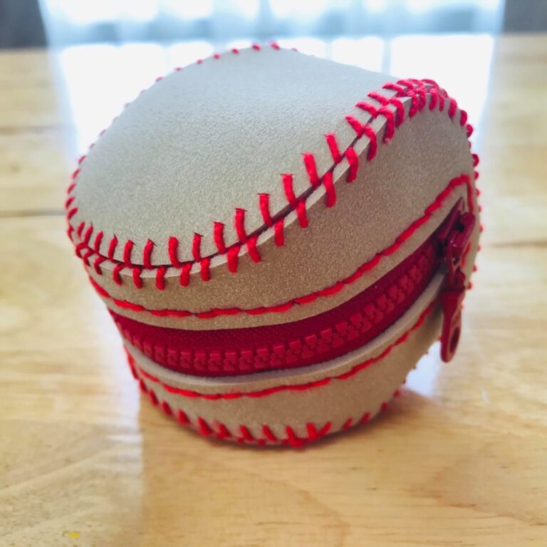 ไฟล์ ScanNCut : Hand Sewn Coin Purse Baseball กระเป๋าซิปหนัง รูปเบสบอล (เย็บมือ)